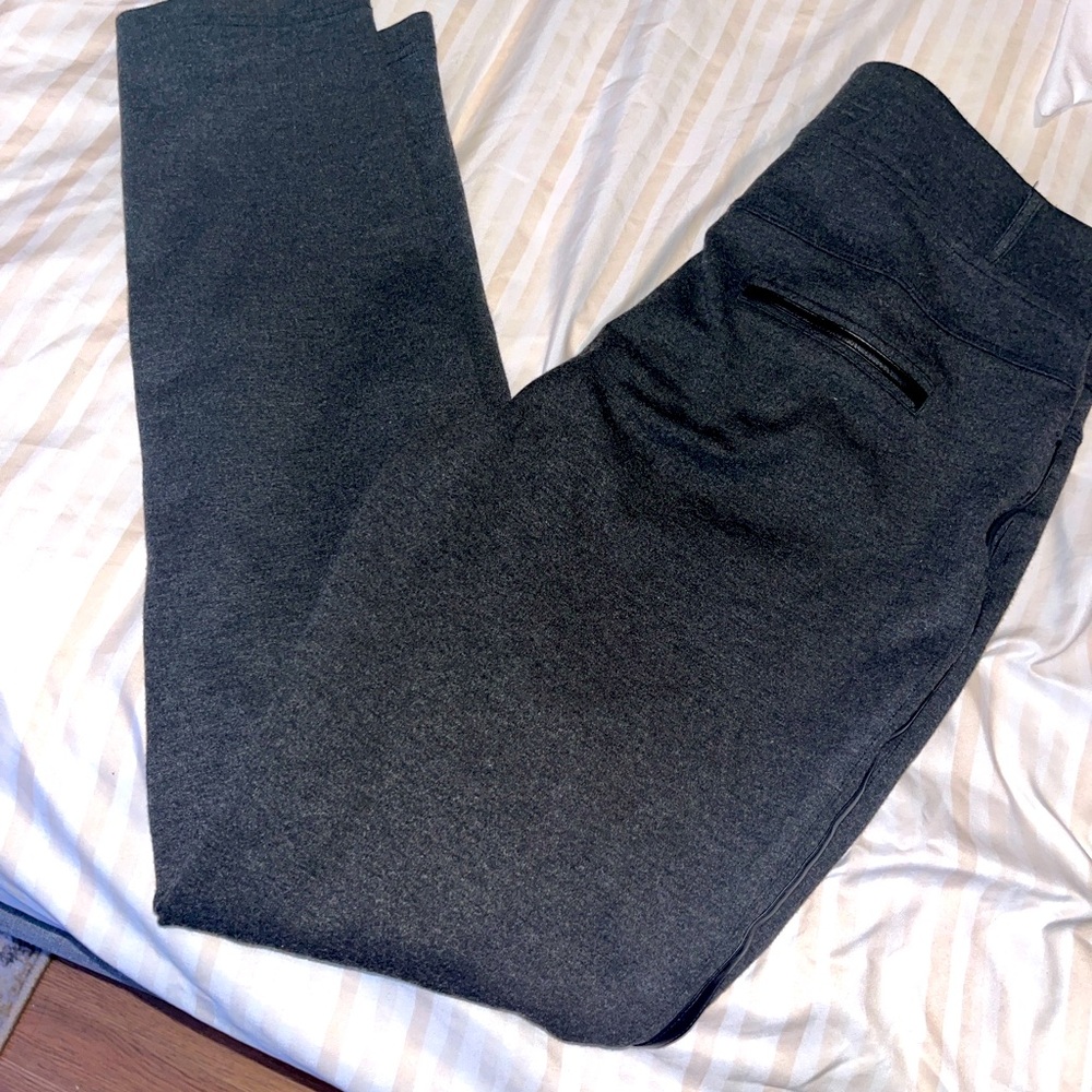 Charcoal gray leggings